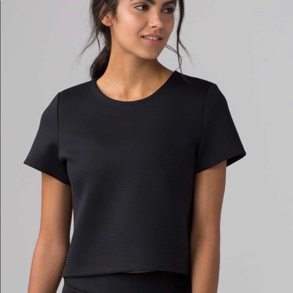 *NEW* LULULEMON CROP